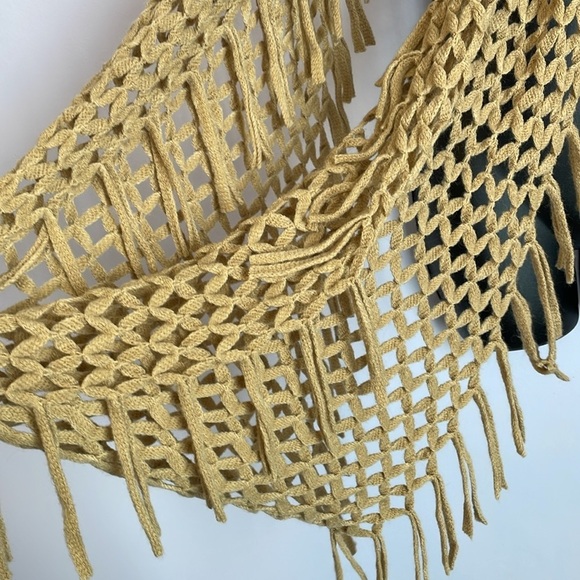 Steve Madden Open Knit Crochet Tan Camel Color Infinity Scarf with Fringe OS - Picture 7 of 12